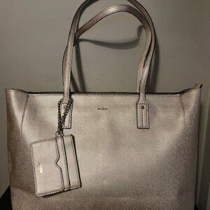Aldo large tote bag. Size 17” X 11” x 5”.